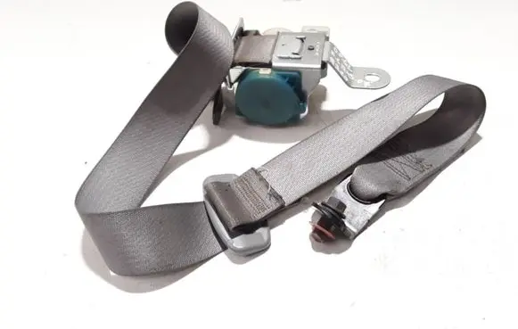 KIA Carens II Rear seatbelt