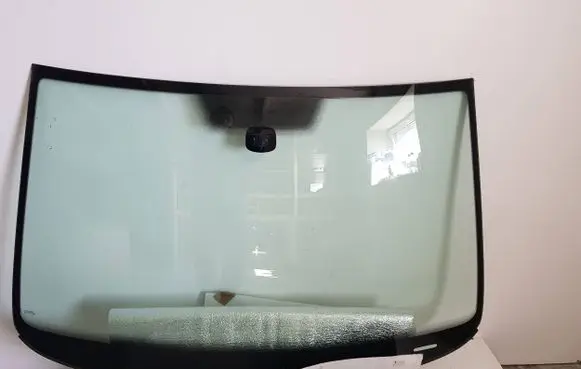 Volkswagen PASSAT B7 Front windscreen/windshield window 