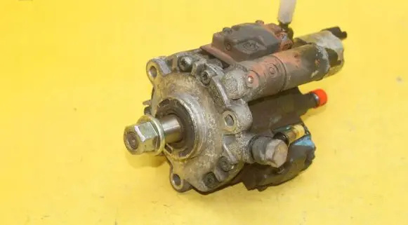 Peugeot Partner Fuel injection high pressure pump 9636818480