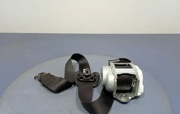 BMW X5 E53 Front seatbelt 7497879