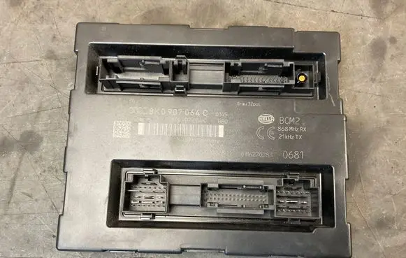 Audi A5 8T 8F Light module LCM 8K0907064C 5DK00991830