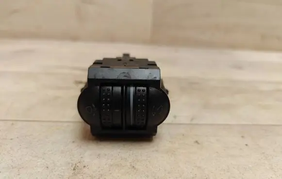 Volkswagen PASSAT B5.5 Headlight level height control switch 3B0941333C