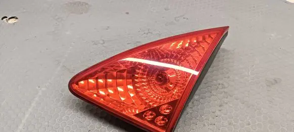 Peugeot 3008 I Tailgate rear/tail lights 1090098 08115