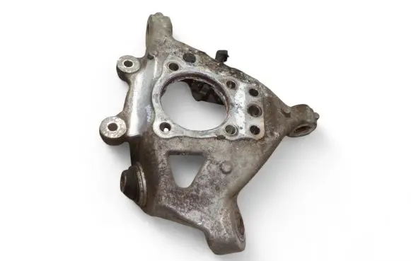 Lexus IS 220D-250-350 Rear wheel hub spindle/knuckle Y0841