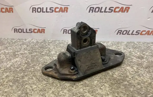 Volvo S60 Engine mount bracket 1A20