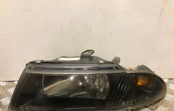 Mitsubishi Carisma Headlight/headlamp 15157700