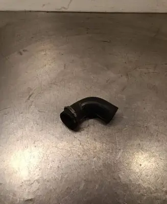 Volvo C30 Intercooler pipe mounting bracket 