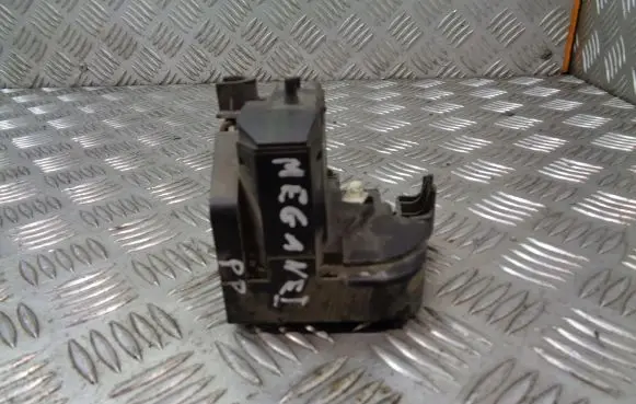 Renault Megane I Front door lock