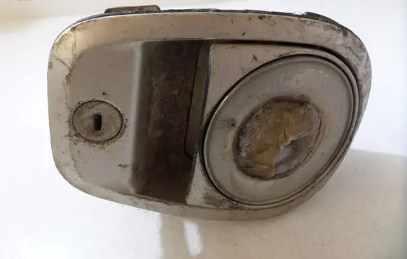Loading door lock