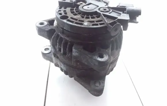 Peugeot 207 Generator/alternator 9646321880