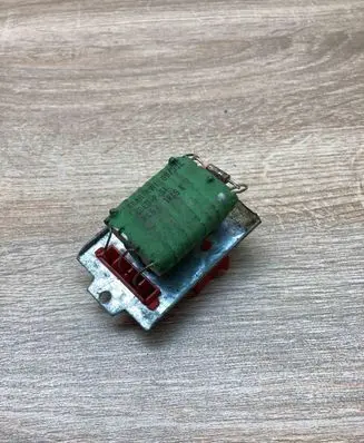 Volkswagen Transporter - Caravelle T4 Heater blower motor/fan resistor 701959263C