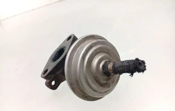 Volkswagen Sharan EGR valve 028131501E
