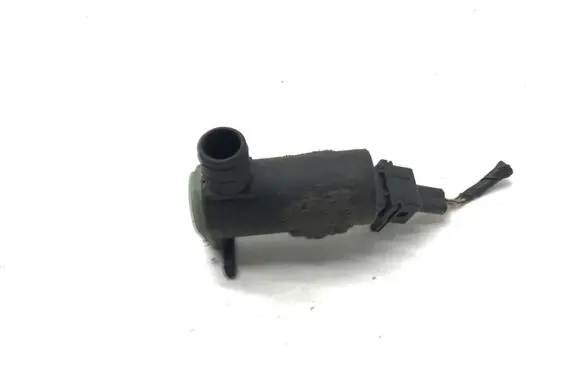 Ford Focus Windscreen/windshield washer pump 93BB17K624