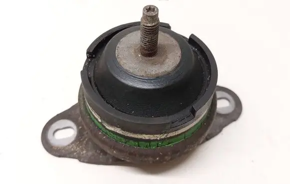 Citroen C5 Engine mount bracket