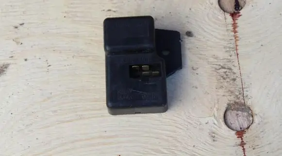 Subaru Forester SF Window wiper relay 3300120517