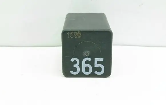 Audi A4 S4 B5 8D Other relay 8D0959257 05071100