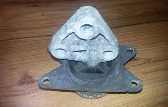 Opel Zafira A Engine mount bracket 90575456