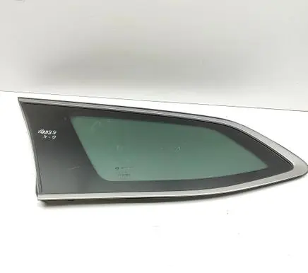 Peugeot 308 Rear side window 9804000680