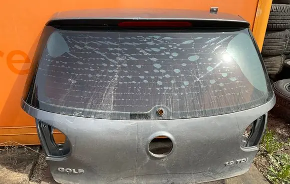 Volkswagen Golf V Tailgate/trunk/boot lid