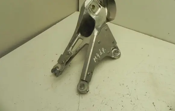 BMW 4 F32 F33 Engine mounting bracket 2284204 VD8088