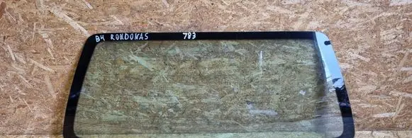 Volkswagen PASSAT B4 Rear windscreen/windshield window 
