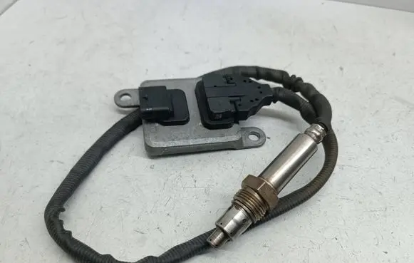 Mercedes-Benz C W205 Lambda probe sensor A0009053606 5WK96682F 0009053606