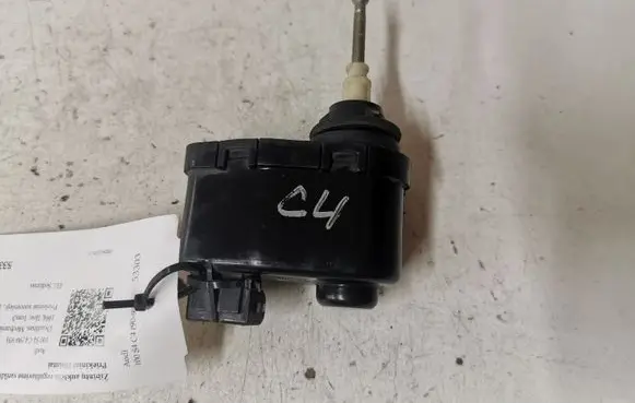 Audi 100 S4 C4 Headlight level adjustment motor 00437545