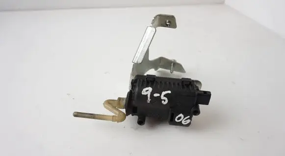 Fuel tank cap lock motor