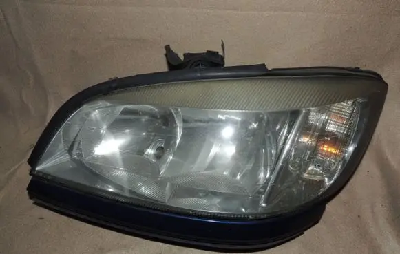 Opel Zafira B Headlight/headlamp