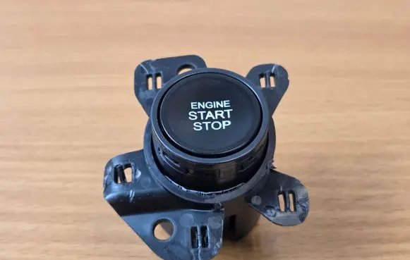 Hyundai i20 (BC3 BI3) Engine start stop button switch 