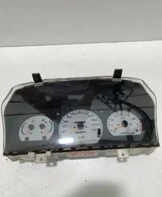 Mitsubishi Space Runner Speedometer (instrument cluster) MB898241 776570