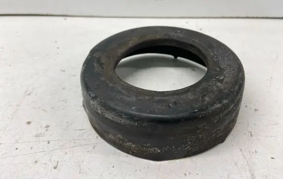 Mercedes-Benz S W140 Front coil spring rubber mount A2013210984