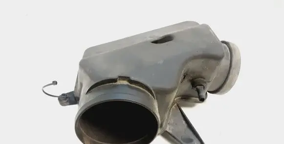 Chrysler Town & Country V Air intake duct part 04861731AB
