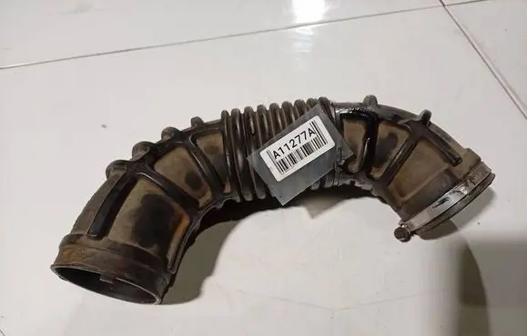 Opel Meriva A Air intake hose/pipe 55561316