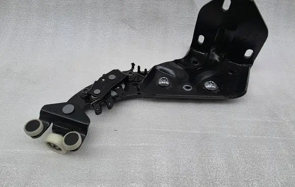 Mercedes-Benz V Class W447 Sliding door lower roller guide/hinge A4477600747