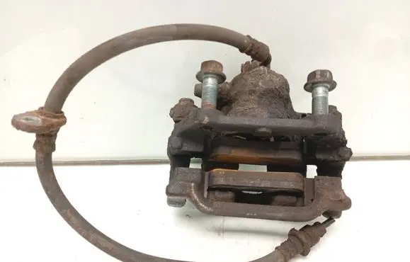 Honda CR-V Rear brake caliper