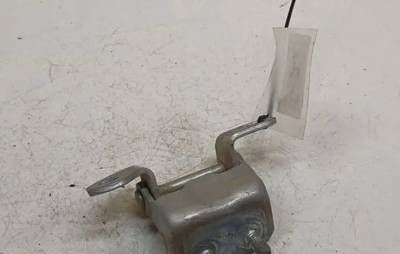 Toyota Yaris Rear door lower hinge