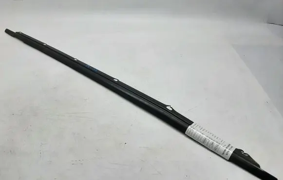 Volkswagen Golf Plus Front door glass trim molding 5M0837478