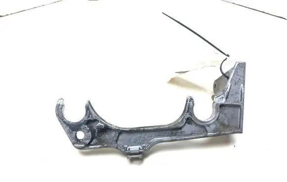 Mercedes-Benz C W204 Air filter cleaner box bracket assembly A6510940127