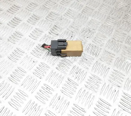 BMW 5 E39 Other relay V23141B3001X15 61368384505