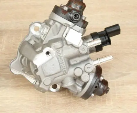 BMW 7 G11 G12 Fuel injection high pressure pump B57D30A
