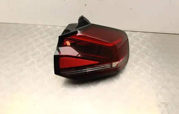Citroen C4 III e-C4 Rear/tail lights 9831100080