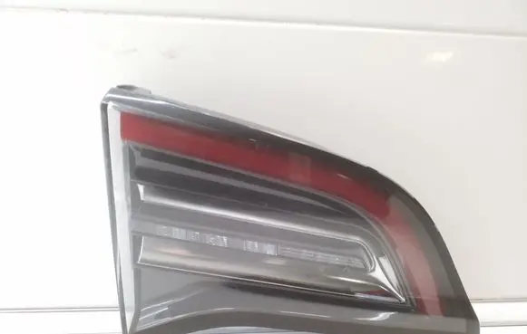 Tesla Model 3 Tailgate rear/tail lights 1077401