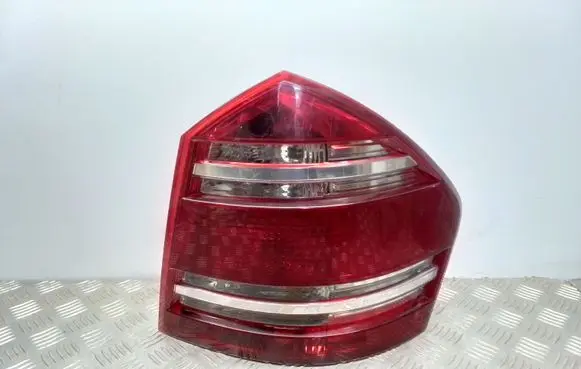 Mercedes-Benz GL X164 Rear/tail lights A1648200564