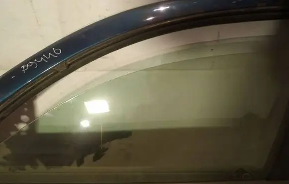Nissan Almera N16 Front door window glass four-door as2