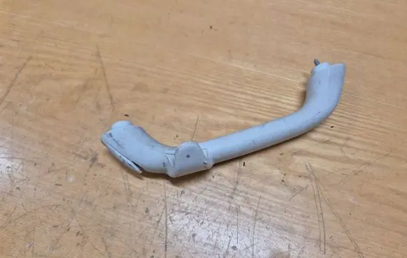 Dodge Nitro A set of handles for the ceiling 
