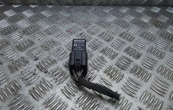 Chevrolet Captiva Glow plug pre-heat relay 0281003041 96440063