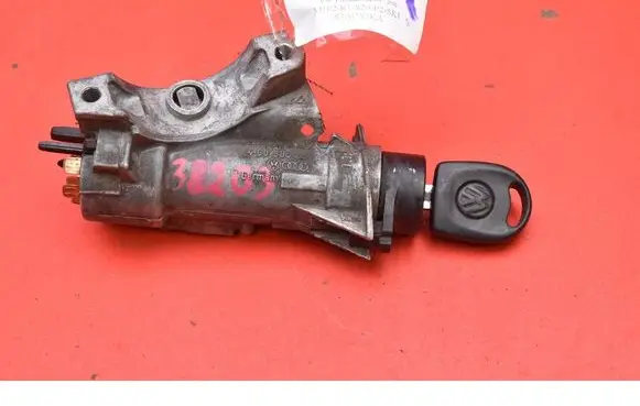 Volkswagen PASSAT B5 Ignition lock 4B0905851A
