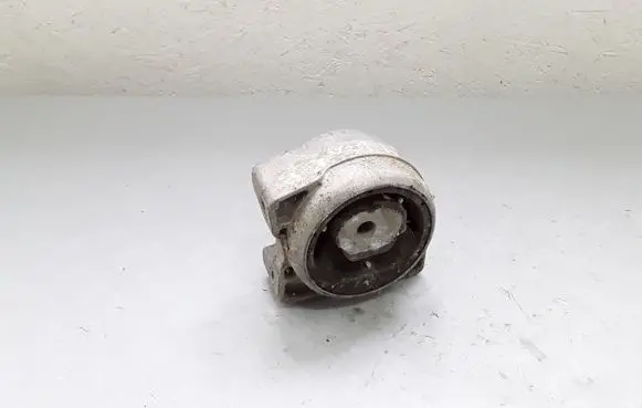 Mercedes-Benz A W169 Engine mount bracket 4618095