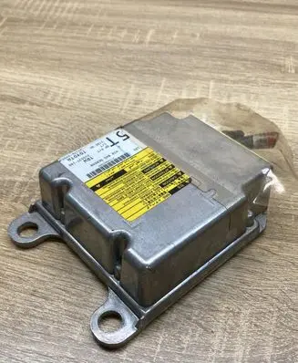 Toyota Auris 150 Airbag control unit/module 215537106 8917002560